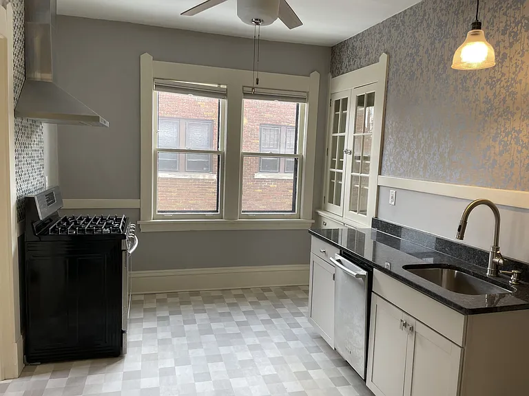 833 Grand Apartments — Photo 3