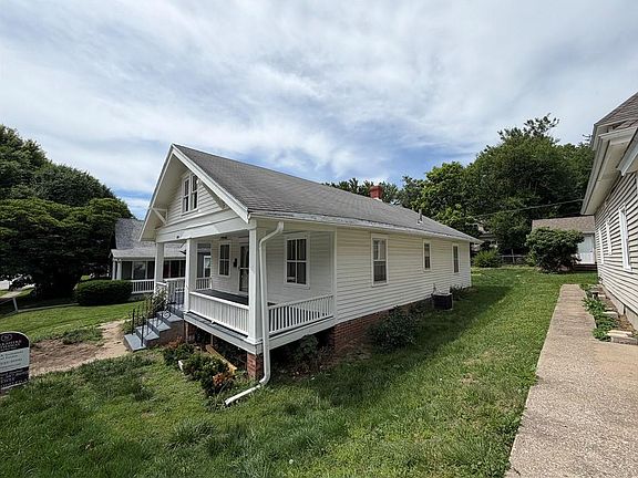5th image of 2907 Felix St