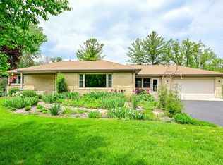 N69W21130 Pleasant St, Menomonee Falls, WI 53051