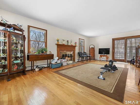 3rd image of 429 Rock House Road