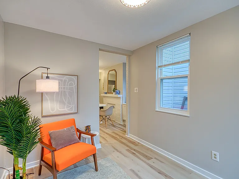 350 Lamont Pl — Photo 9