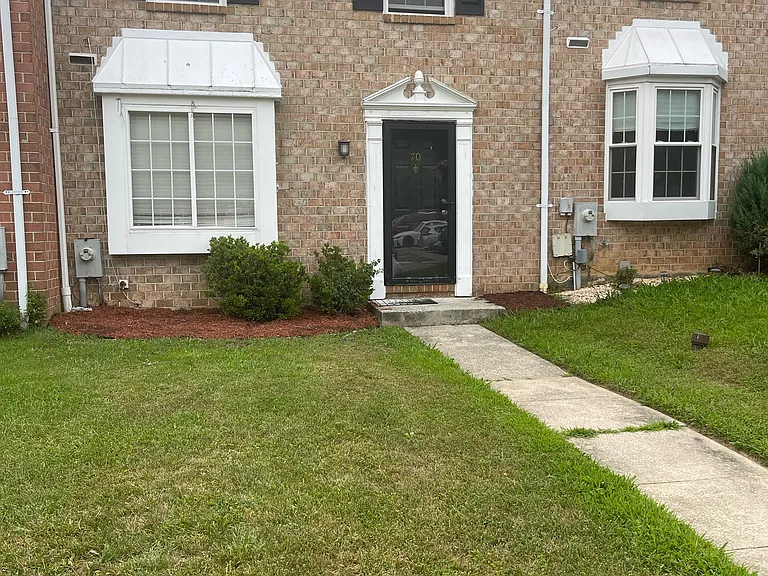 70 Six Notches Ct — Photo 1
