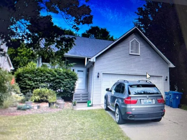 39 Ascot Ave