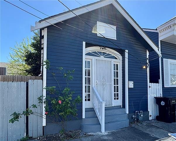 1st image of 2814 Danneel St