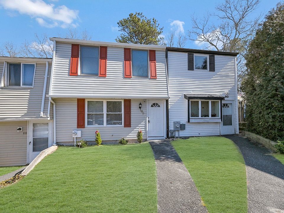 1st image of 89 Hill Ct