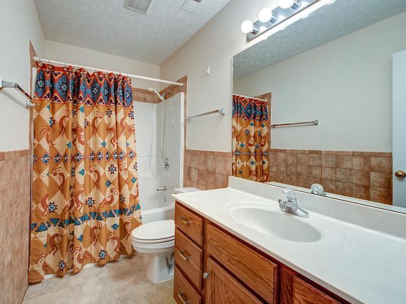 5th image of 445 Creekview Ln