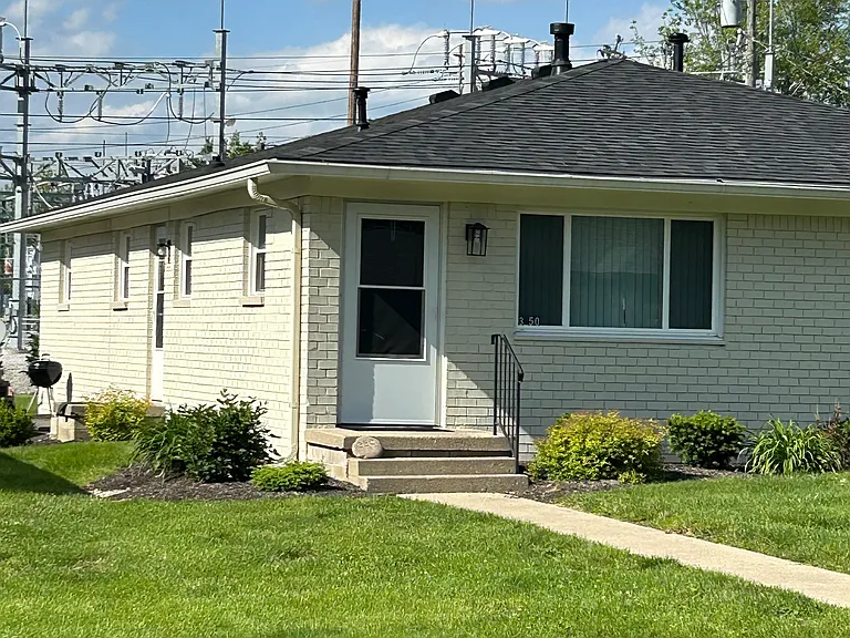 350 Miller Dr #350 — Photo 1