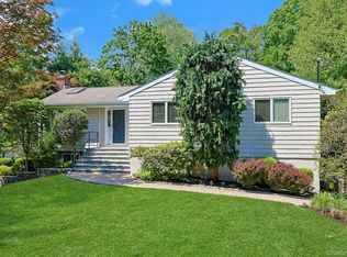 20 Robbins Rd, Pleasantville, NY 10570