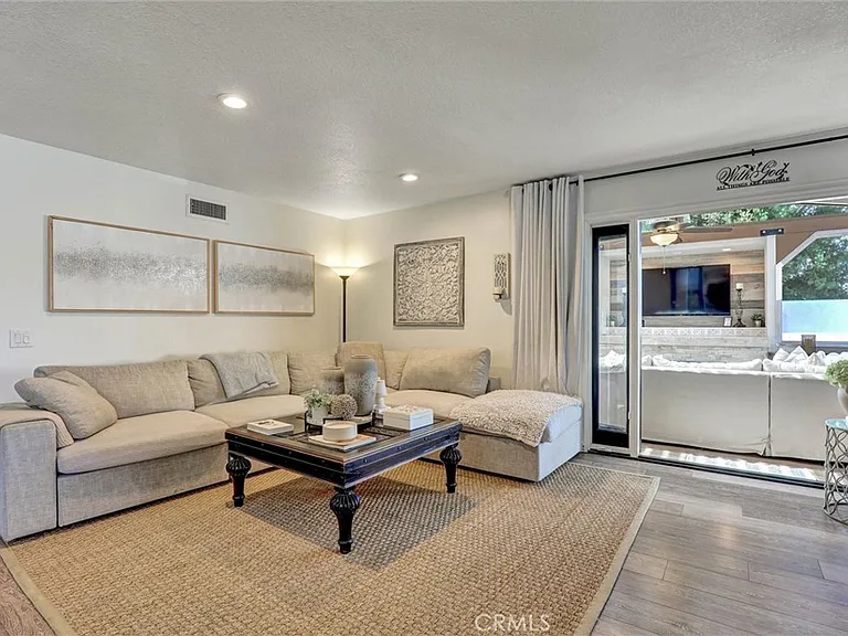 25262 Tasman Rd — Photo 9