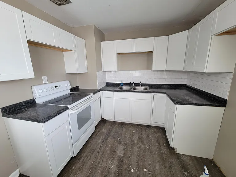 626 S Horton St — Photo 2