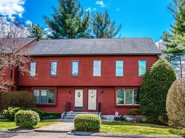 12 Village Way APT F, Norton, MA 02766