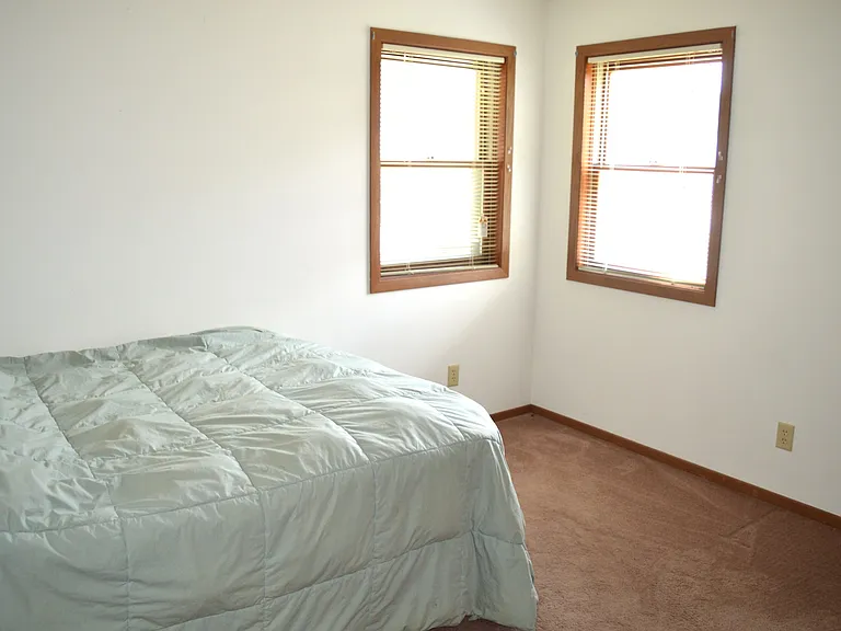 419 Dallas St — Photo 9