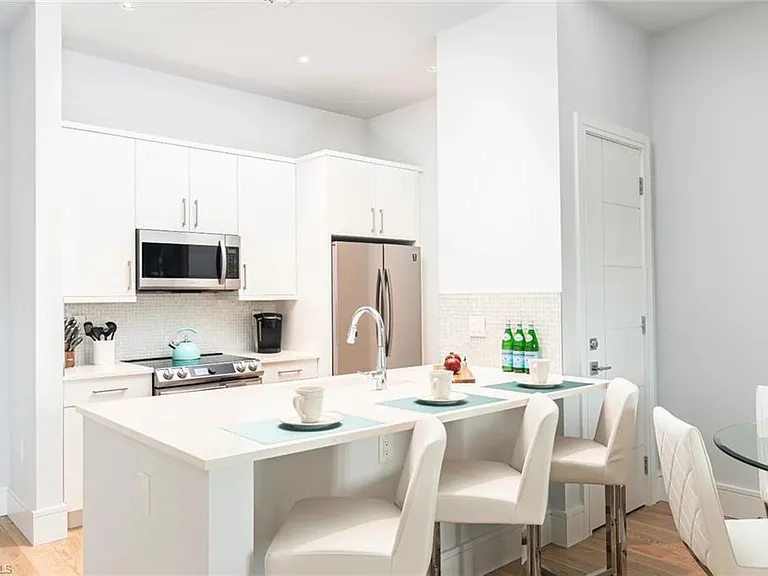 101 8th St S #207 — Photo 3