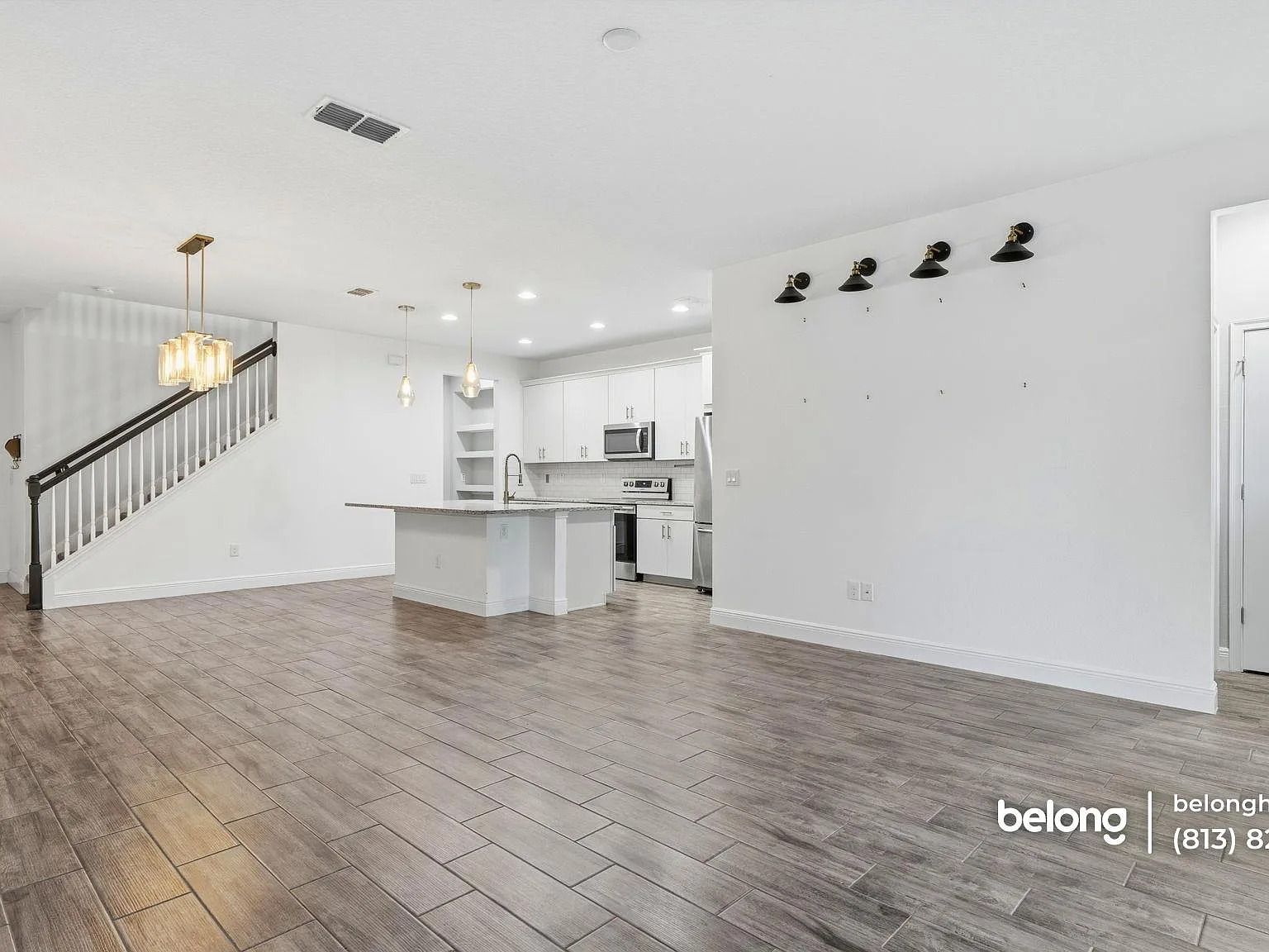 3 bed, 2.5 bath, 2307 sqft, $2,725 — Photo 3