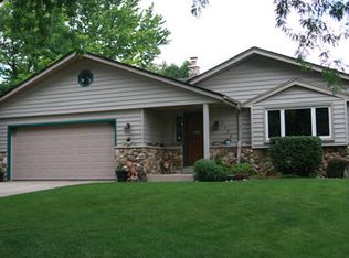 7498 Hill Valley Ct, Greendale, WI 53129