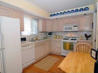 1647 Winnetka Rd, Glenview, IL 60025