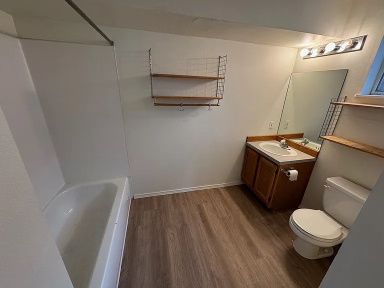 1607 H St #103 — Photo 7