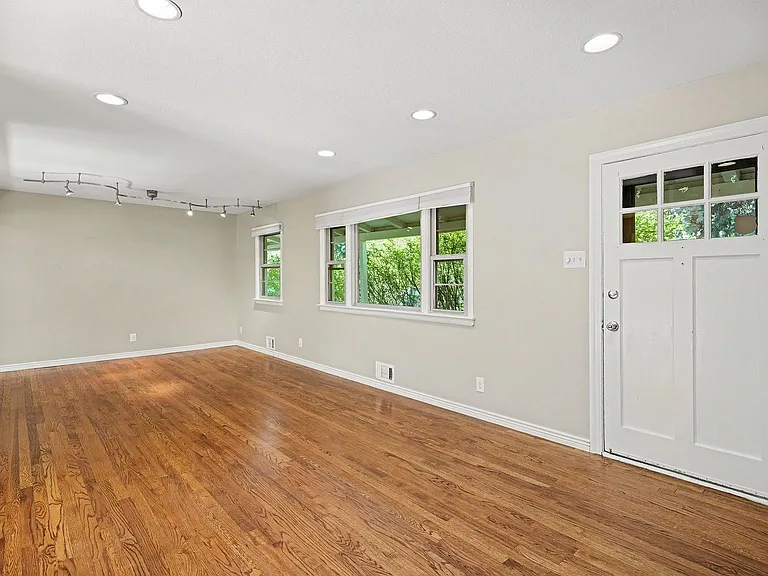 2760 S Kearney St — Photo 8