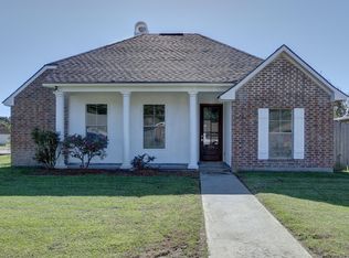 104 Chase Dr, Lafayette, LA 70507