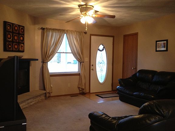 3rd image of 1734 Fountainbleu Dr