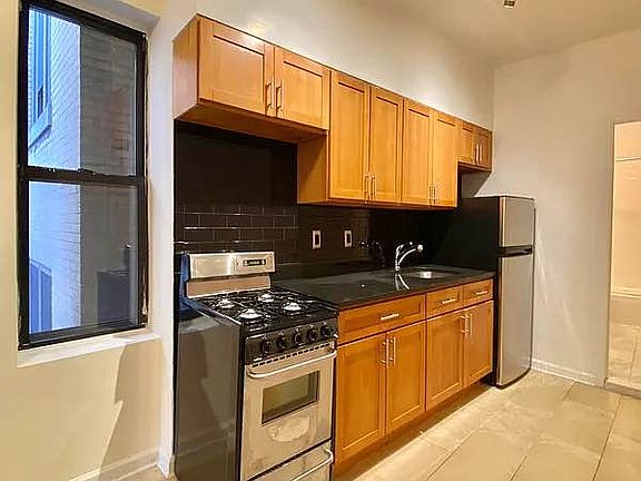 5th image of 228 W 25th St APT 4RW