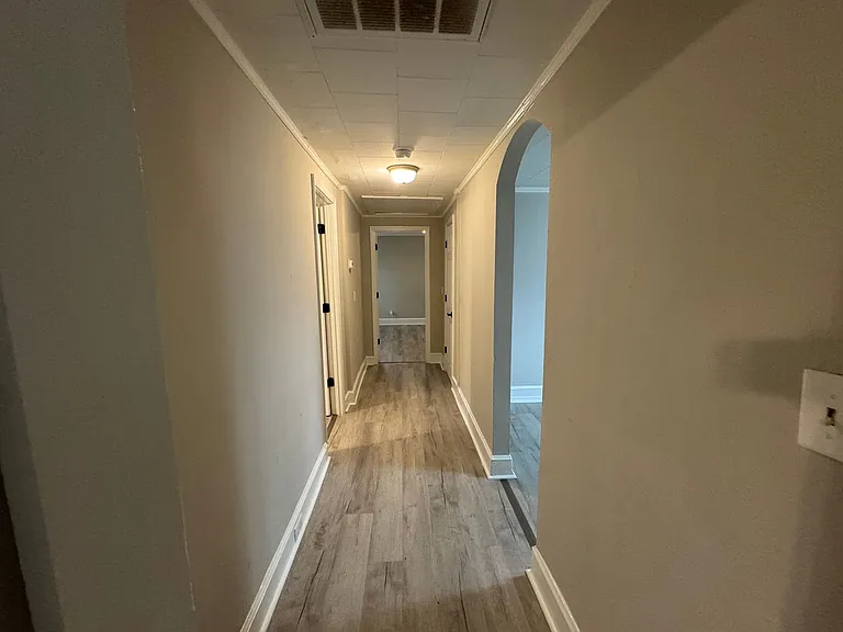 1514 W May Ave — Photo 8