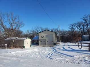 101 Oak Rd, Montezuma, IA 50171
