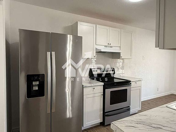 5th image of 774 Sawtooth Dr
