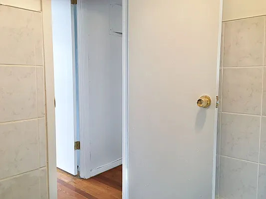 Rented by Nest Seekers International | media 18