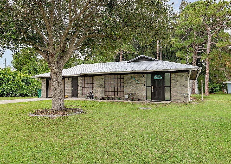1st image of 1831 SE Lennard Road