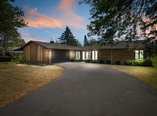 100 Stoney Creek Rd, Dekalb, IL 60115