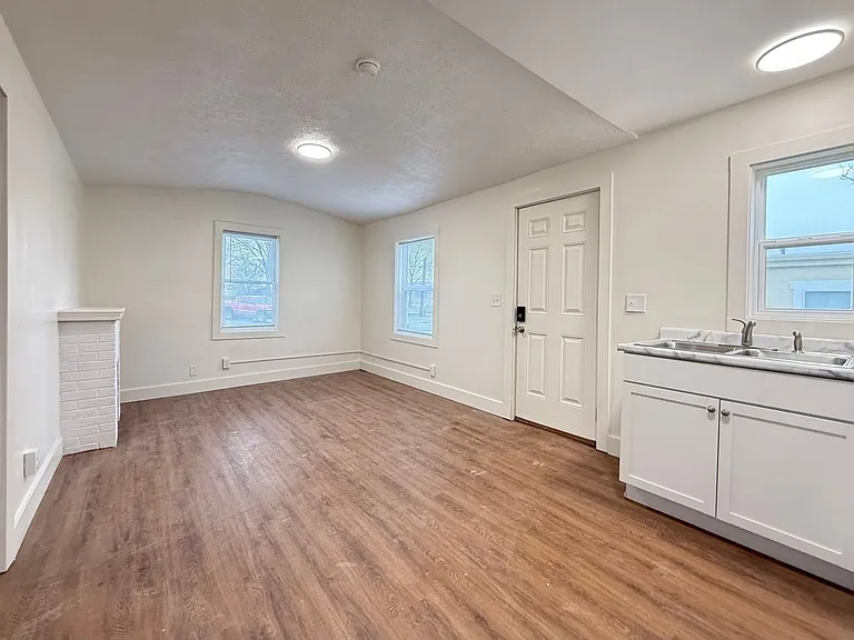 750 Creek Top St — Photo 2