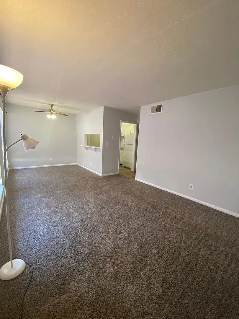 Gas Lite Apartments — Photo 2
