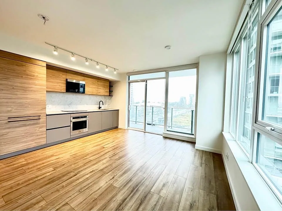 2 bed, 720 sqft, $2,100 — Photo 3