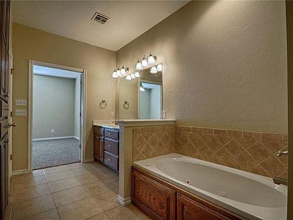 3rd image of 11326 NW 121st Pl