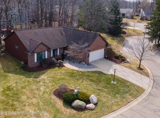 3633 Muirfield Dr, Lansing, MI