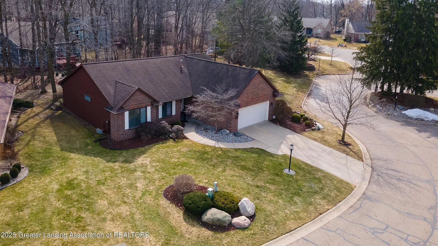 3633 Muirfield Dr photo 1