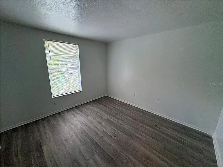 408 57th Ave E #E — Photo 11