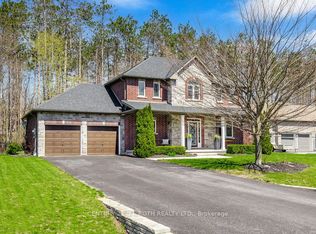 12 Lloyd Cook Dr E, Springwater, ON L9X0H5