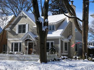 133 N Julian St, Naperville, IL 60540