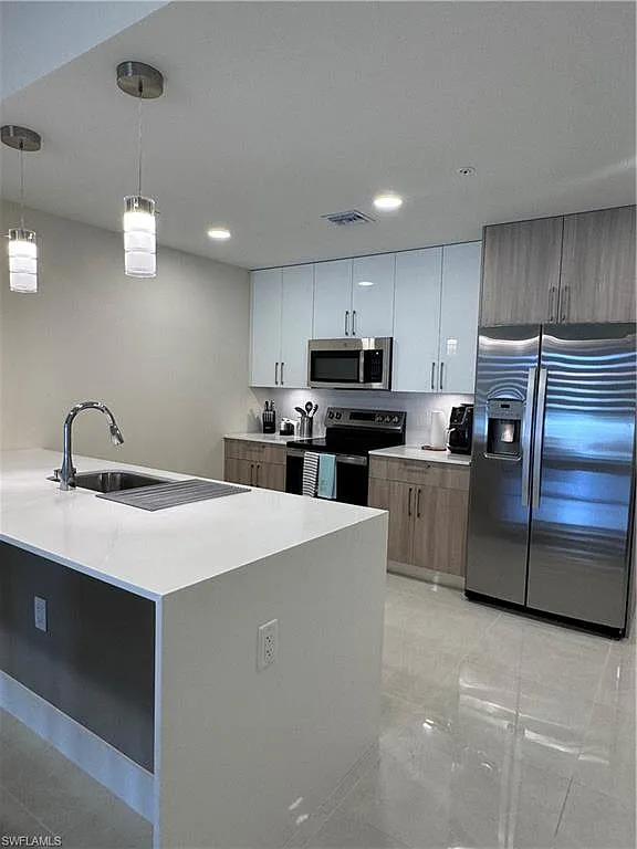 1 bed, 2.0 bath, 833 sqft, $2,000 — Photo 3