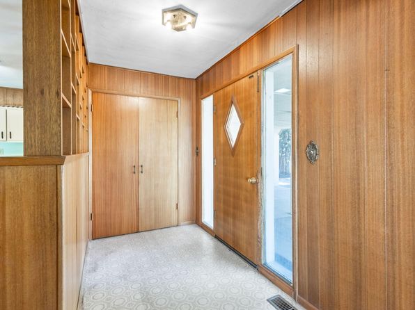 337 SE C St, Madras, OR 97741