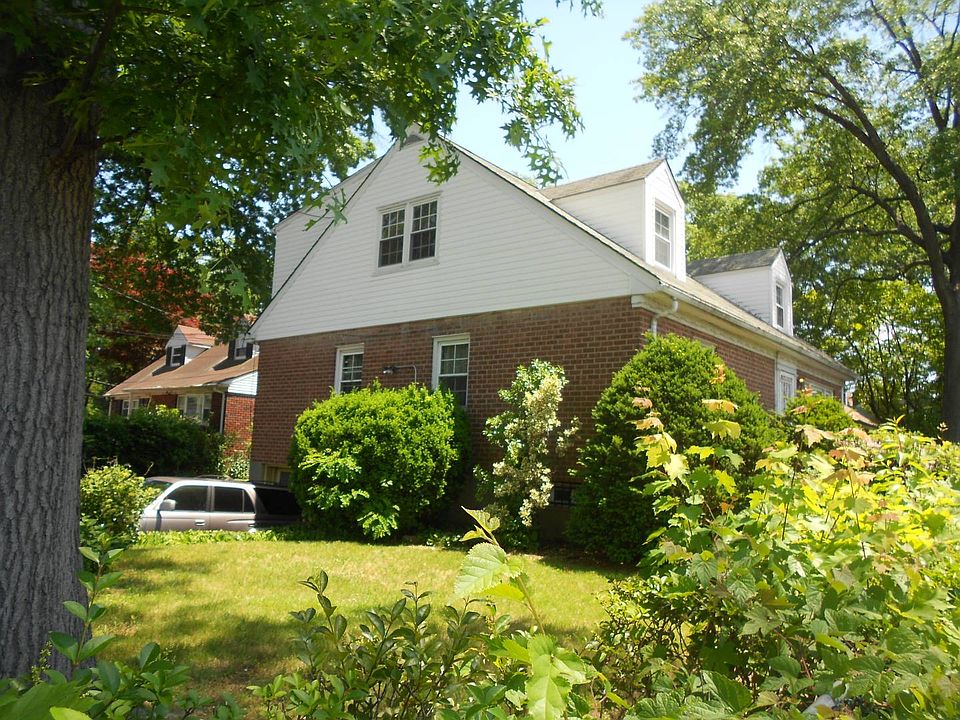 2nd image of 5 Amundson Ave
