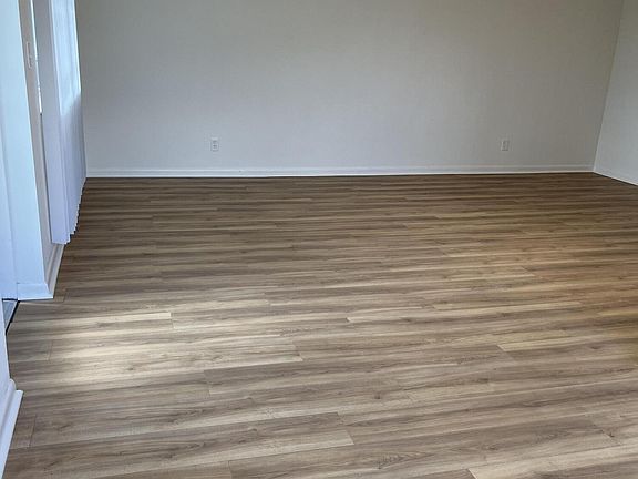 3rd image of 491 Durham Q