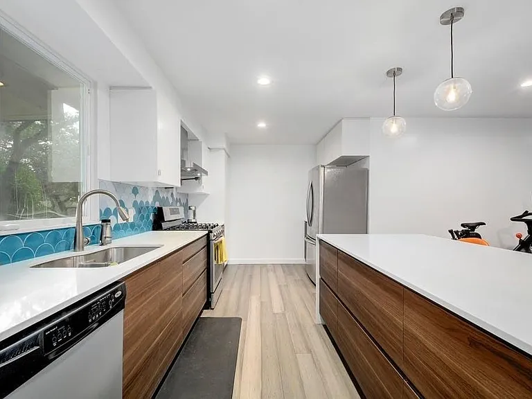 2710 Deeringhill Dr — Photo 15