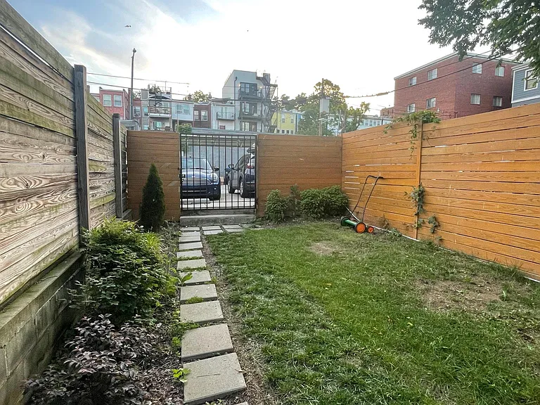 2120 4th St NE — Photo 15