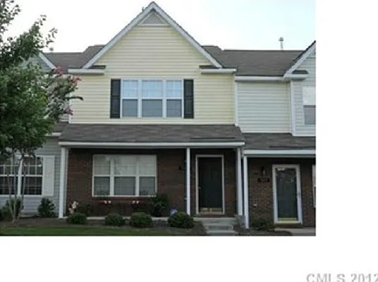 947 Whispering View Ln — Photo 1