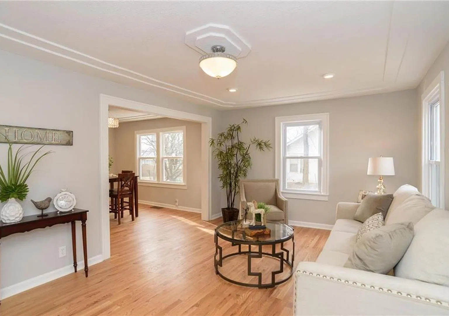  201 Charming Waldo Home with 3 full baths! + Detached Garage — Photo 3