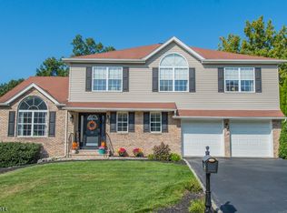 33 Elinora Dr, Wanaque, NJ 07465