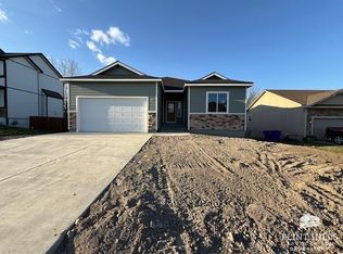 2406 Sawmill Rd, Junction City, KS 66441